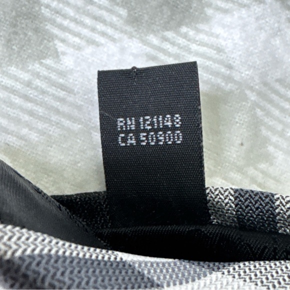 Calvin Klein Men's Neck Tie Grey Plaid Polyester - Picture 4 of 6